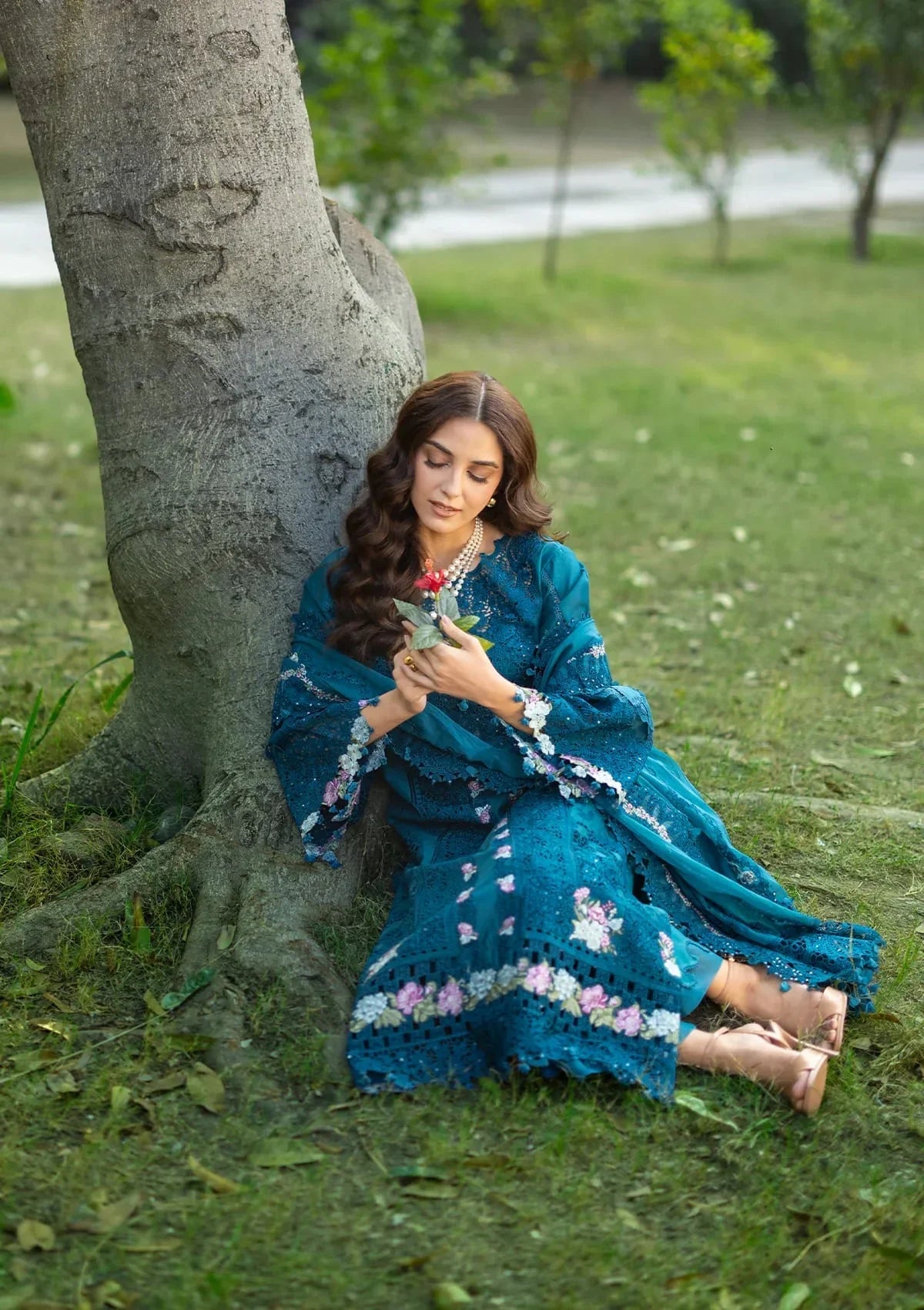 Elaf Premium Embroidered Luxury Lawn 3Pc Suit ELY-06 SAPPHIRE
