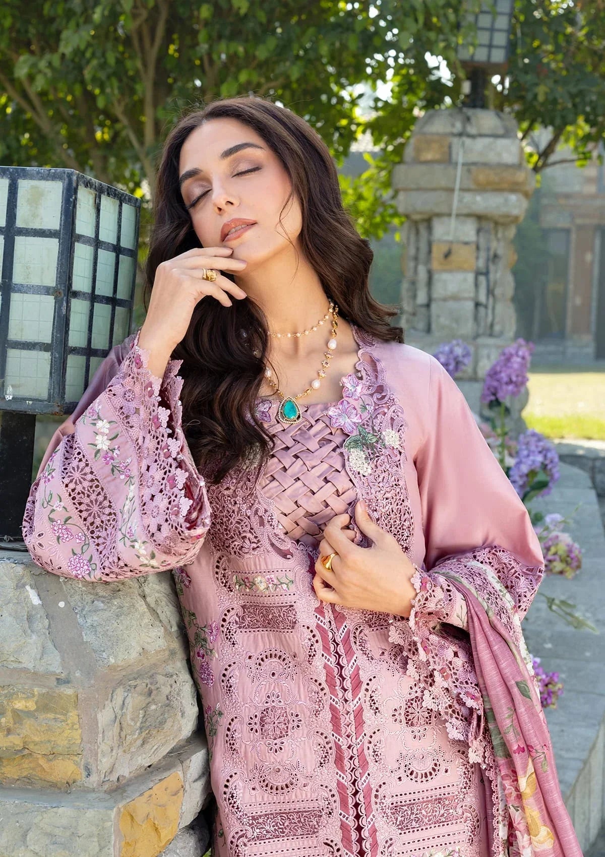 Elaf Premium Embroidered Luxury Lawn 3Pc Suit ELY-09 ROSEE